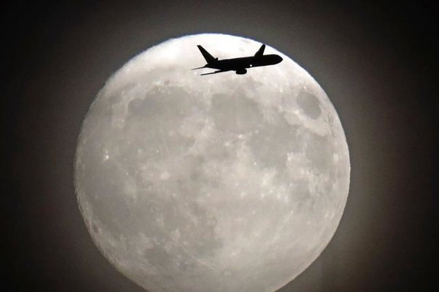 “ابرماه گرگ خونین” در آسمان بامدادی فردا/قرار گرفتن ۶۲ دقیقه‌ای ماه بدر در سایه زمین