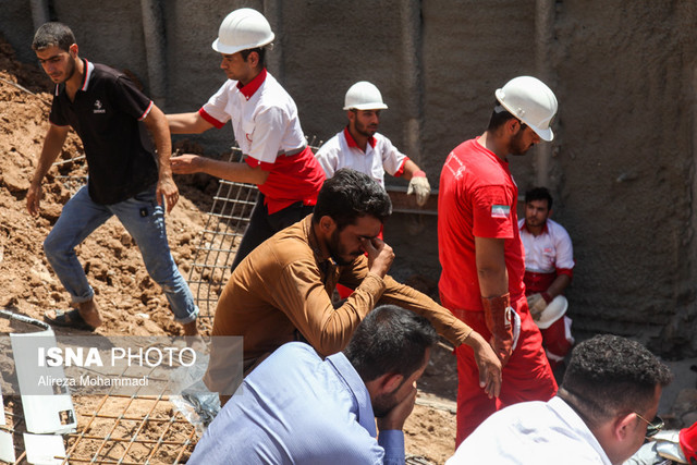نجات معجزه آسای مادر و کودک از زیرآوار انفجار در شهریار