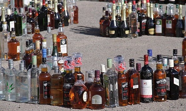 کشف ۴۰۰۰ لیتر مشروبات الکلی در شهرکرد