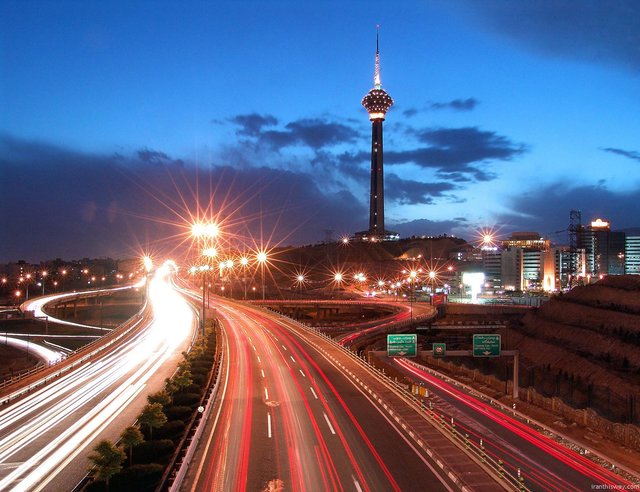 بررسی زیرساخت‌های تبدیل‌ تهران به «شهر هوشمند» و تحقق تبادل دوسویه انرژی