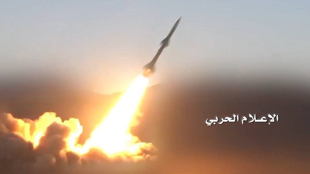 حمله موشکی انصارالله به پایگاهی نظامی عربستان در عسیر