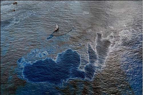 مهار آلودگی‌های نفتی در بندر شهید باهنر با تکیه بر توان داخلی
