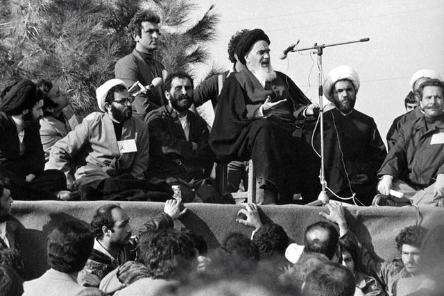انقلاب اسلامی ایران طول عمر مردم را ۲۰ سال افزایش داد