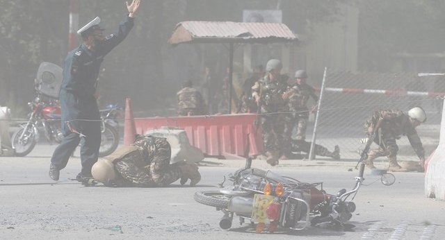 وقوع دو انفجار در هلمند افغانستان/زخمی شدن والی استان
