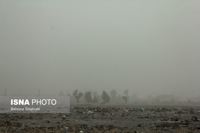 طوفان شن محور «فهرج- زاهدان» در استان کرمان را مسدود کرد