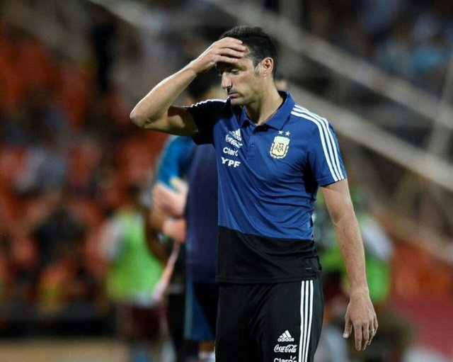 اشک‌های اسکالونی در آخرین بازی‌اش به عنوان سرمربی موقت آرژانتین