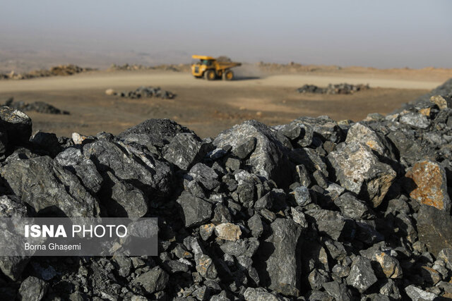 استخراج سالانه ۸۰۰ هزارتن هماتیت از بزرگترین معدن سنگ آهن در هرمزگان