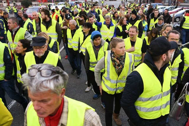 هشدار عربستان به شهروندش برای اجتناب از رفتن به محل تجمع جلیقه زردهای فرانسه