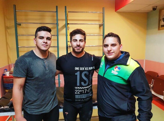 تمرین وزنه‌بردار کلمبیایی در کنار تیم ملی ایران