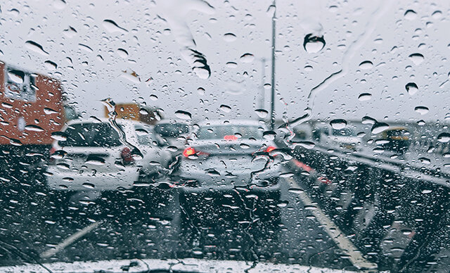 رانندگی بارندگی باران خیابان جاده ترافیک آمریکا تصادف
