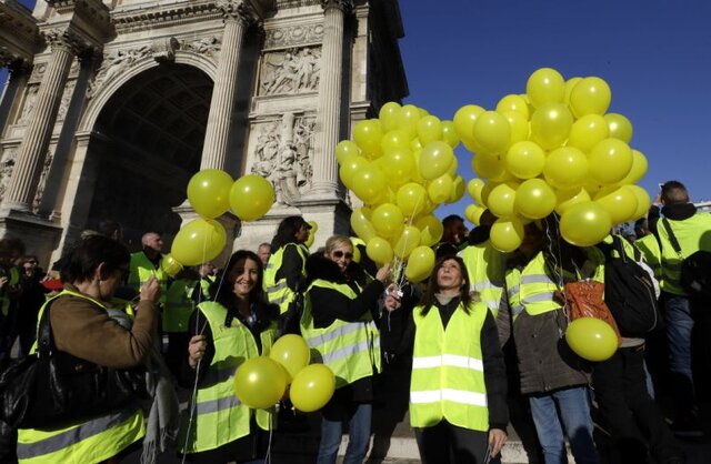 ۶۴ درصد از فرانسوی‌ها از «جلیقه زردها» حمایت می‌کنند