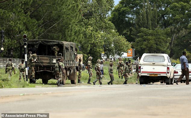 ارتش برای کنترل تظاهرات در زیمبابوه مستقر شد