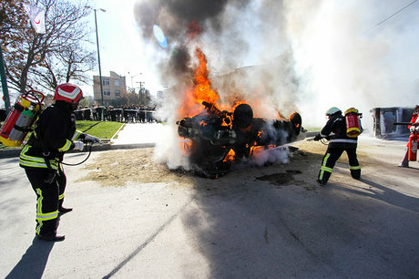 آتش گرفتن پژو پارس در کرج