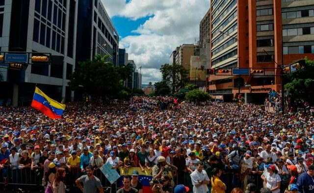 آمریکا چه نفعی از دخالت در امور داخلی ونزوئلا می‌برد؟