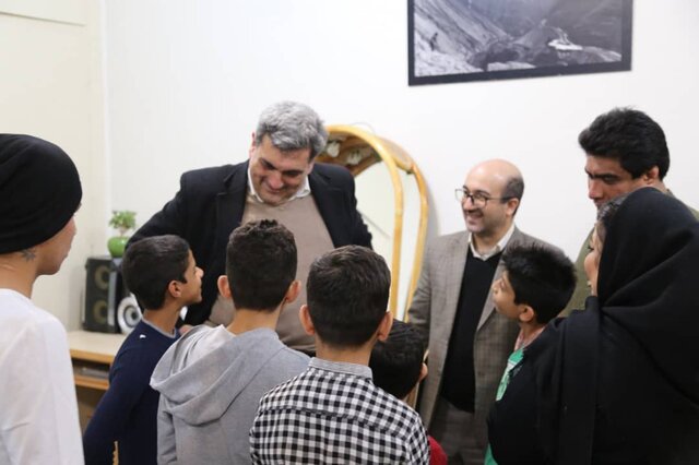 بازدید شهردار تهران و سخنگوی شورای شهر از اولین مرکز نگهداری پسران بهبودیافته از کارتن‌خوابی