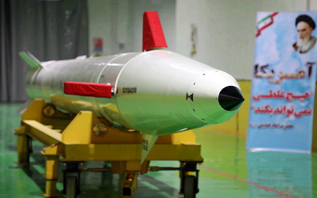 رونمایی از موشک بالستیک هوشمند «دزفول» در کارخانه زیرزمینی سپاه