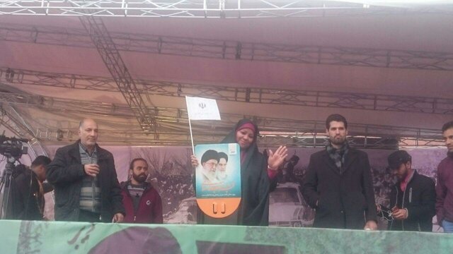 حضور مرضیه هاشمی در راهپیمایی ۲۲ بهمن در تهران