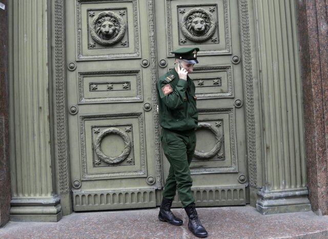 تصویب قانون منع استفاده نظامیان روس از تلفن‌ هوشمند حین خدمت