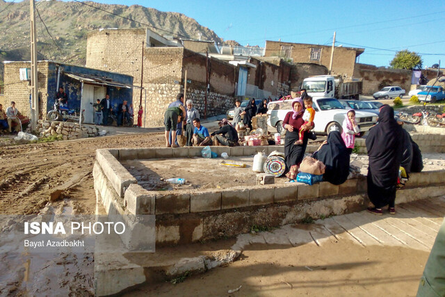 شهر معمولان یک‌روز پس از کاهش سیلاب استان لرستان