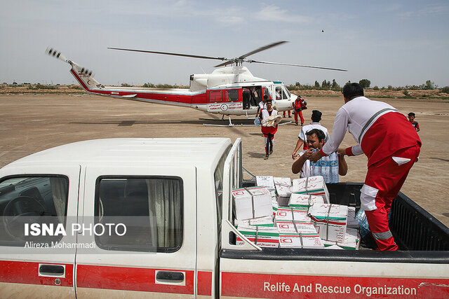 امداد هوایی جمعیت هلال احمر به ۱۱ روستای صعب‌العبور الیگودرز
