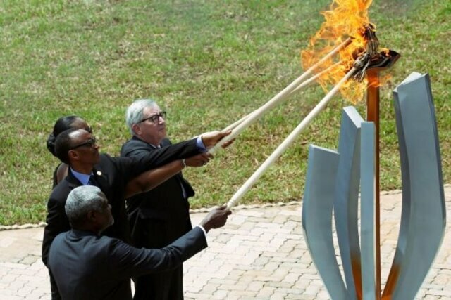 یونکر نزدیک بود زن رئیس جمهور رواندا را بسوزاند! + ویدیو