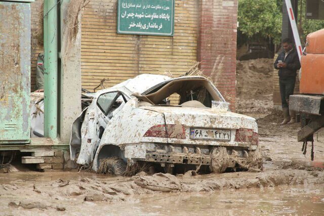 کمک ۶۰ میلیون تومانی فعالین صنعتی بوشهر به سیل زدگان لرستان