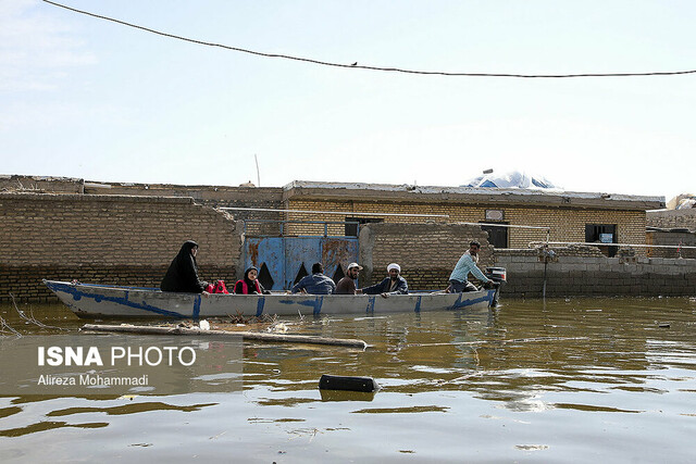 انتقال هوایی، آبی و زمینی ۶۲۰۰ سیل‌زده خوزستانی به مناطق امن