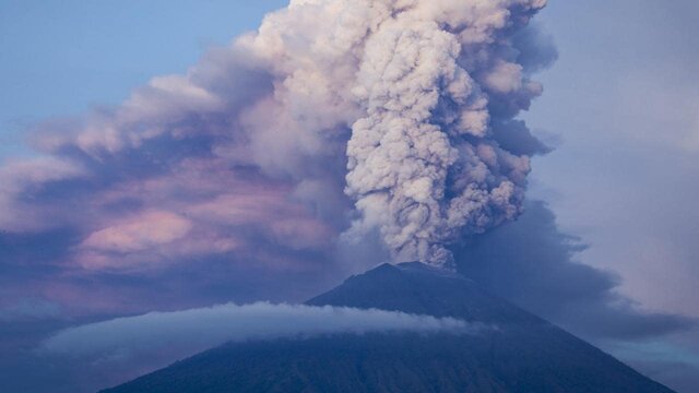 فوران کوه آتشفشانی «آگونگ»  در جزیره «بالی»