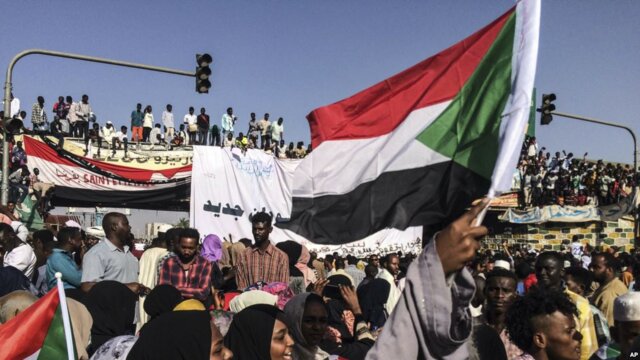 کمک ۳ میلیارد دلاری عربستان و امارات به سودان