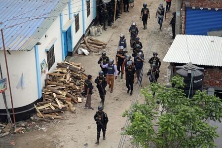 پلیس بنگلادش ۲ مظنون مرتبط به حمله ۲۰۱۶ داکا را کشت