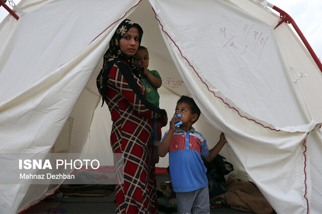 ارائه خدمات ویژه به زنان باردار درگیر سیلاب خوزستان