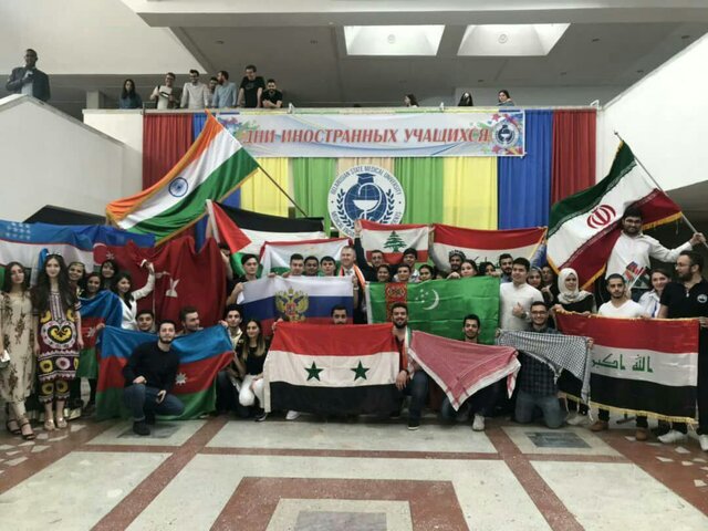 حضور دانشجویان ایرانی در جشن فرهنگ دانشجویان خارجی دانشگاه پزشکی بلاروس