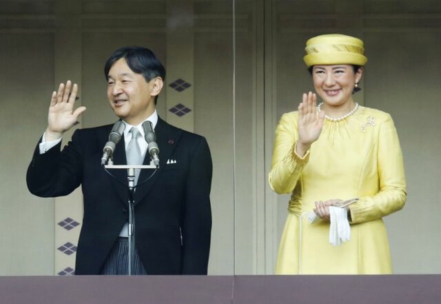 حضور امپراتور ژاپن در انظار عمومی برای نخستین بار از زمان روی کار آمدن