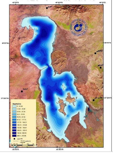 افزایش سطح آب و انحلال نمک در دریاچه ارومیه/مشاهده “آرتمیا” در بزرگترین دریاچه شور خاورمیانه