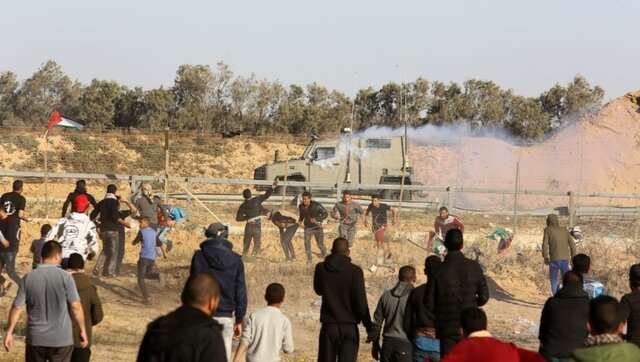 یک شهید و ۳۰ زخمی در تظاهرات «بازگشت» در مرز غزه