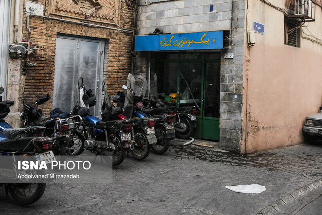 توزیع رایگان کلاه ایمنی برای کاهش مرگ با موتورسیکلت در جنوب کرمان