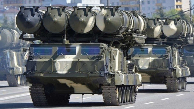 یک منبع نظامی روس: سامانه‌های “اس-۳۰۰” را به سوریه تحویل نداده‌ایم