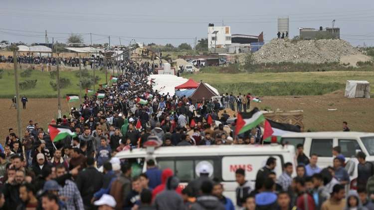 فلسطینیان به مناسبت ‘روز اسیر’ راهپیمایی کردند
