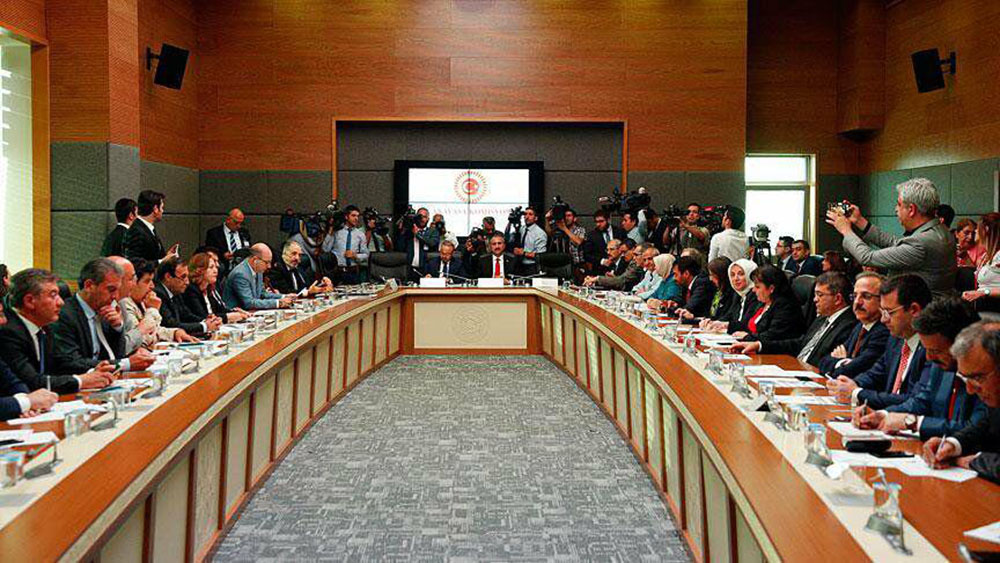 طرح برگزاری انتخابات زودهنگام در مجلس ترکیه تصویب شد