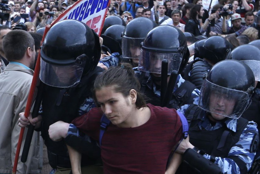 پلیس ایروان ۳۷ معترض خیابانی را دستگیر کرد