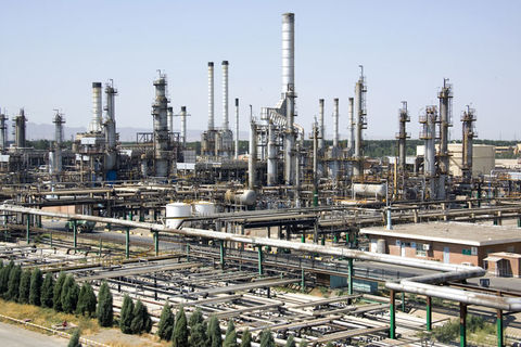 عرضه محصولات نفتی یک پالایشگاه در بورس انرژی