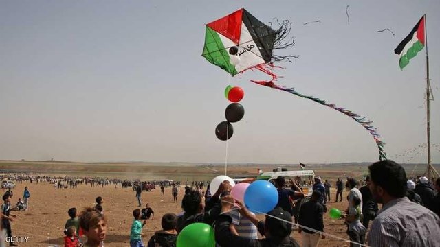 تدارک فلسطینیان برای ششمین جمعه بازگشت/الزهار: تظاهرات بازگشت رشته‌های “معامله قرن” را پنبه کرد