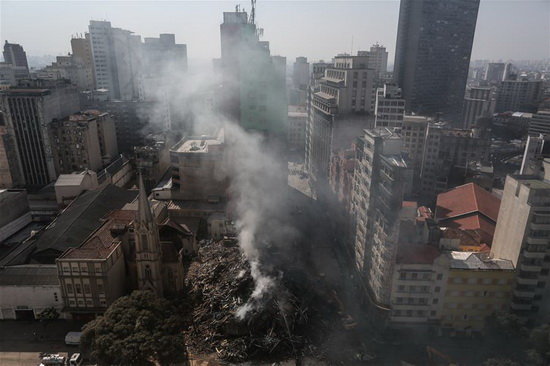۴۴ مفقود در حادثه فروریختن ساختمانی در برزیل