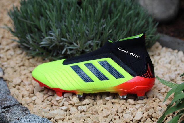 مسی و رونالدو چه کفش‌هایی در جام جهانی می‌پوشند؟