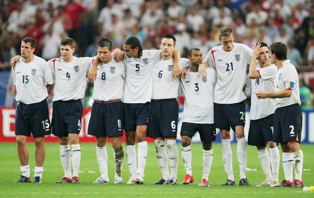انگلیس برای حل بحران پنالتی در جام جهانی دست به دامان رونالدو می‌شود