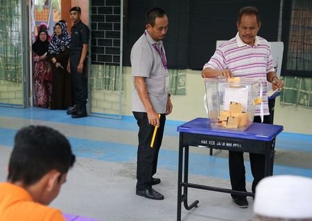 برگزاری انتخابات پارلمانی مالزی برای تعیین نخست وزیر