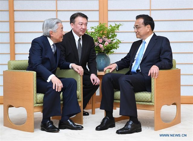 نخست وزیر چین با امپراتور ژاپن دیدار کرد