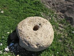 کشف سنگ آسیاب دوره متأخر اسلامی در استان همدان