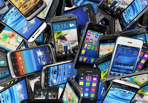 واردات ۷۳۶۰۰۰ دستگاه تلفن همراه در سال جاری