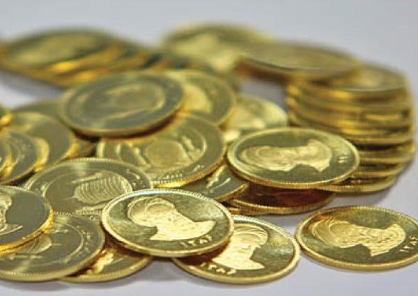 جوان ٣١ ساله نفر اول خریدار سکه ها است